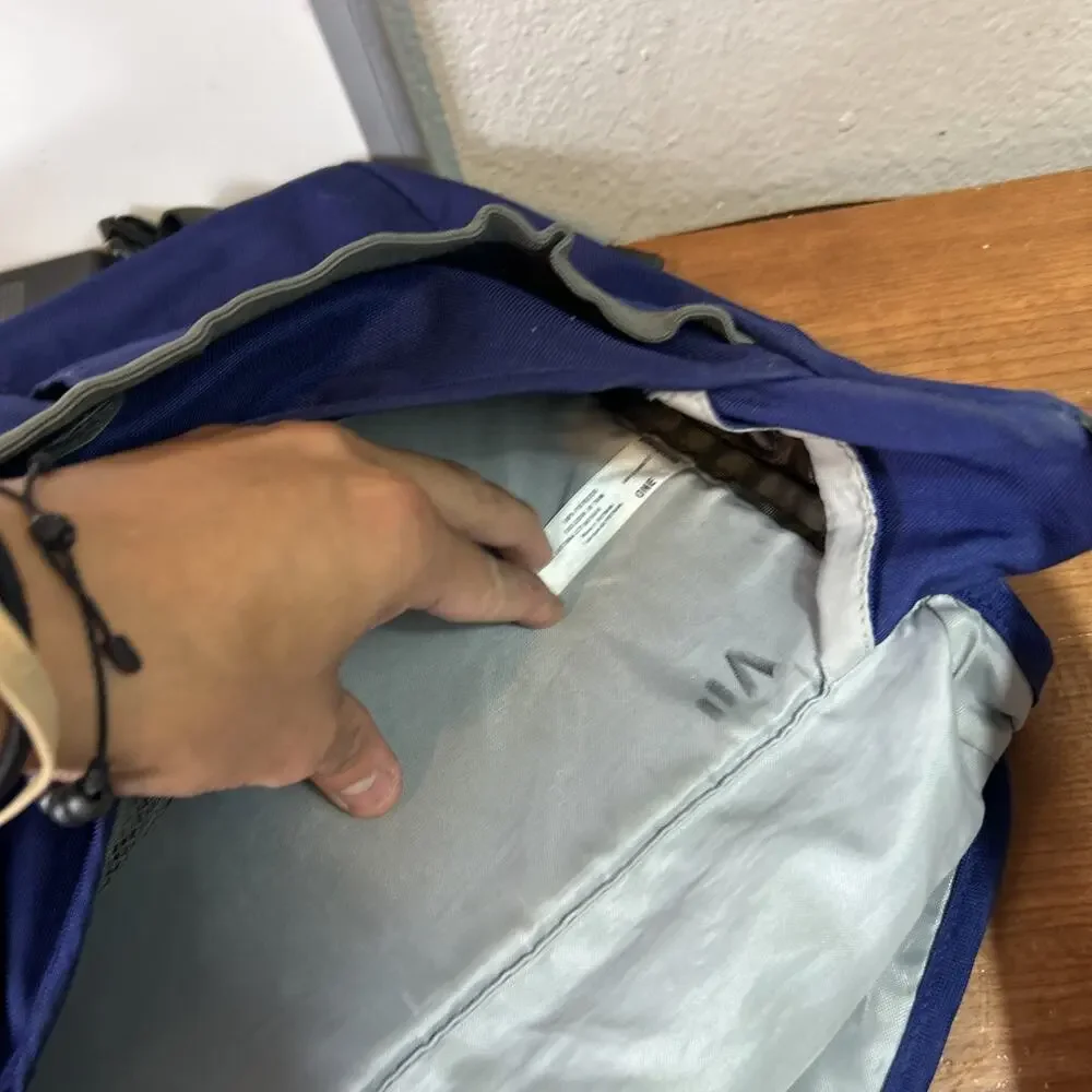 Patagonia Critical Mass Messenger Bag and Laptop Case Blue/Red Zipper